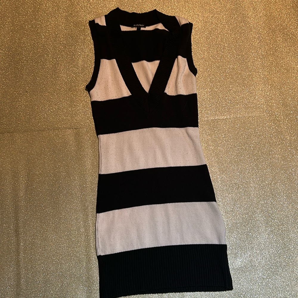 Le chateau Sweater Vest